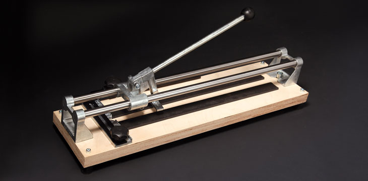 Item No. <b>131</b><br /><em>Tile thickness up to: 18mm, Cutting lenght: 470mm, Ø Carbide cutting wheel: 22 x 6mm</em>