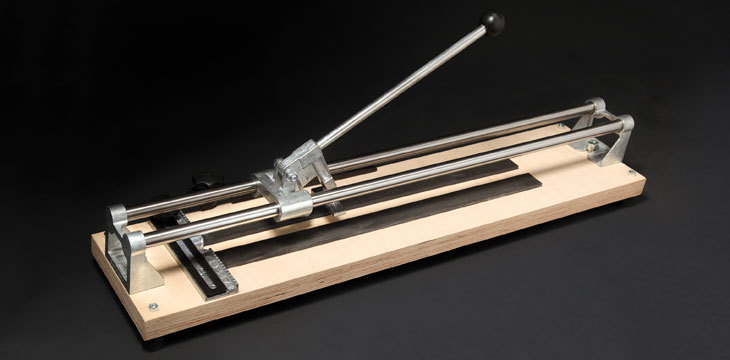 Item No. <b>132</b><br /><em>Tile thickness up to: 18mm, Cutting lenght: 600mm, Ø Carbide cutting wheel: 22 x 6mm</em>