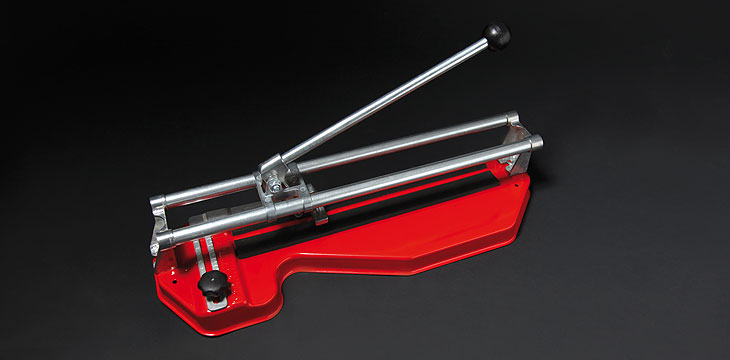 Item No. <b>112</b><br /><em>Tile thickness up to: 15mm, Cutting lenght: 330mm, Ø Carbide cutting wheel: 15 x 5mm</em>