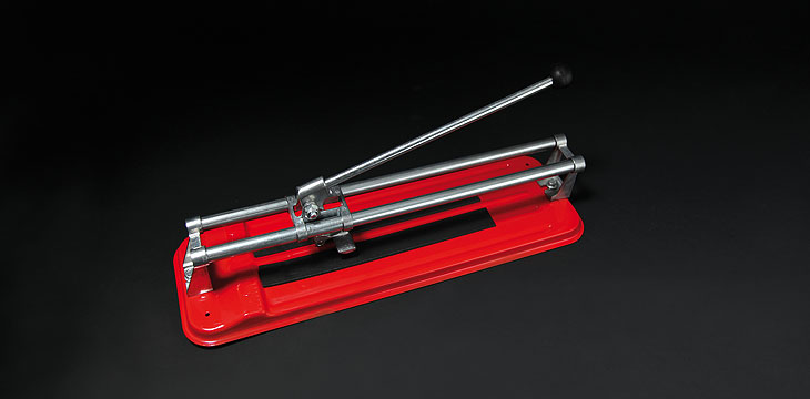 Item No. <b>115</b><br /><em>Tile thickness up to: 10mm, Cutting lenght: 300mm, Ø Carbide cutting wheel: 15 x 6mm</em>