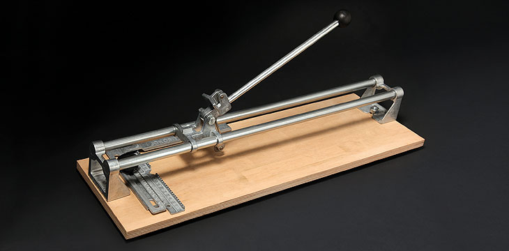 Item No. <b>110</b><br /><em>Tile thickness up to: 15mm, Cutting lenght: 470mm, Ø Carbide cutting wheel: 22 x 6mm</em>