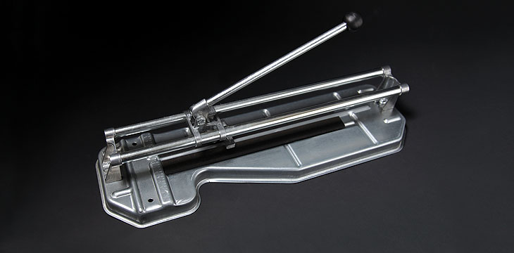 Item No. <b>195</b><br /><em>Tile thickness up to: 15mm, Cutting lenght: 400mm, Ø Carbide cutting wheel: 15 x 6mm</em>
