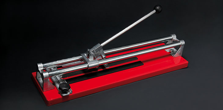 Item No. <b>153</b><br /><em>Tile thickness up to: 18mm, Cutting lenght: 470mm, Ø Carbide cutting wheel: 22 x 6mm</em>